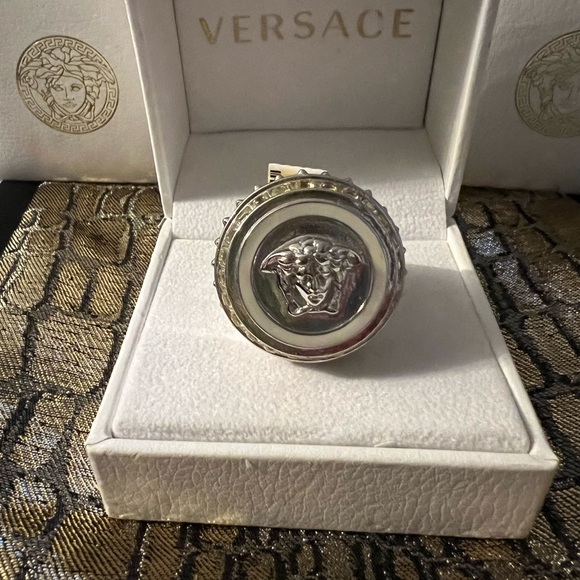 100% authentic Versace ring - Picture 2 of 8